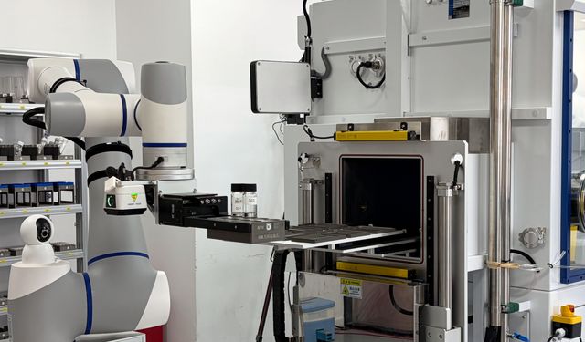 Çin'den bir ilk: Tamamen insansız çalışan yapay zekâ destekli laboratuvar hizmete açıldı