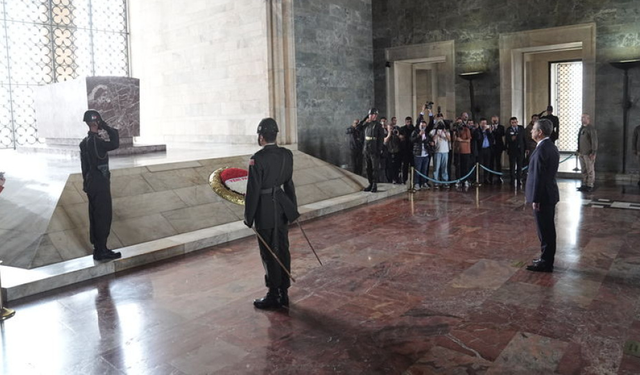 Yeni Parti Genel Başkanı Özel başkanlığındaki heyet, Anıtkabir'i ziyaret etti