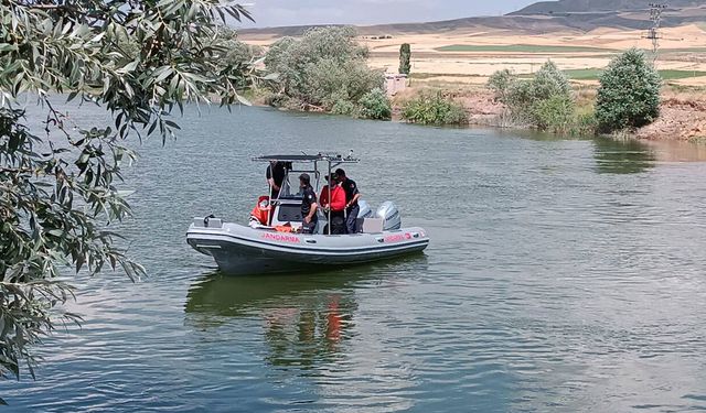 Akıntıya kapılan 15 yaşındaki çocuk için arama çalışmaları sürüyor