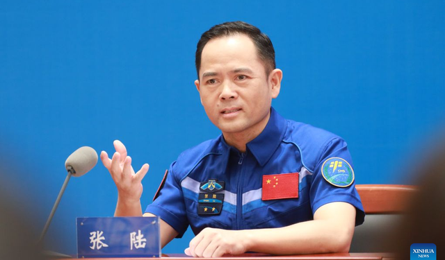 Shenzhou-21 ekibi 210 günlük görev sonrası basınla buluştu