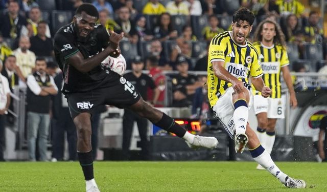 Fenerbahçe, Konyaspor'u farklı geçti; Kerem Aktürkoğlu sahadan sedyeyle çıkarıldı