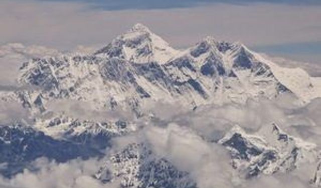 130 bin kaya buzulu: Tibet Platosu’ndaki gizli su rezervi ortaya çıkarıldı