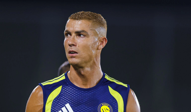 Cristiano Ronaldo imajını değiştirdi: Saçlarını boyattı