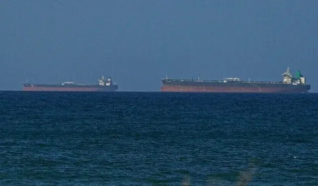 Hürmüz Boğazı’nda bir tanker daha vuruldu: Yangın çıktı
