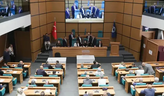 Üsküdar’da dengeler değişti: 4 CHP’li meclis üyesi AK Parti’ye katıldı