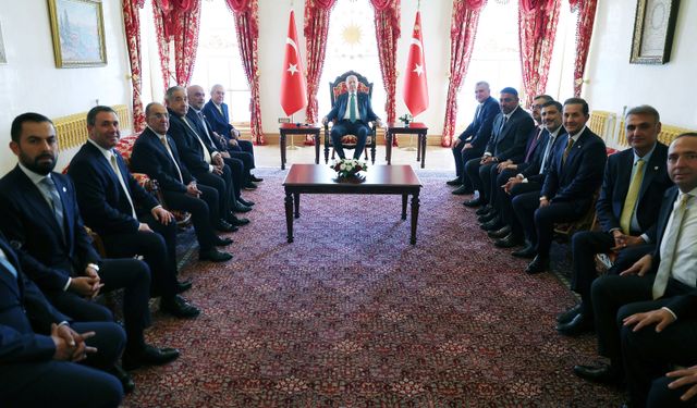 Erdoğan, dört büyüklerin başkanlarını Dolmabahçe’de ağırladı