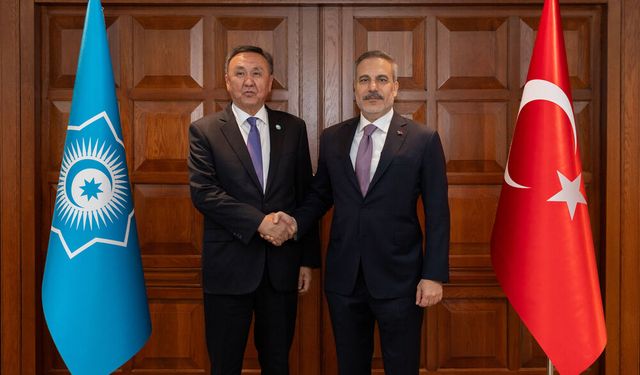 Dışişleri Bakanı Fidan, TDT Genel Sekreteri Ömüraliyev ile Ankara'da görüştü