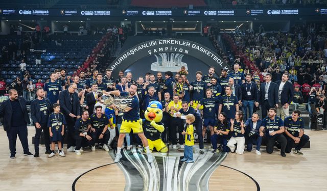 Fenerbahçe Tarfin Erkek Basketbol Takımı, Cumhurbaşkanlığı Kupası'nı aldı