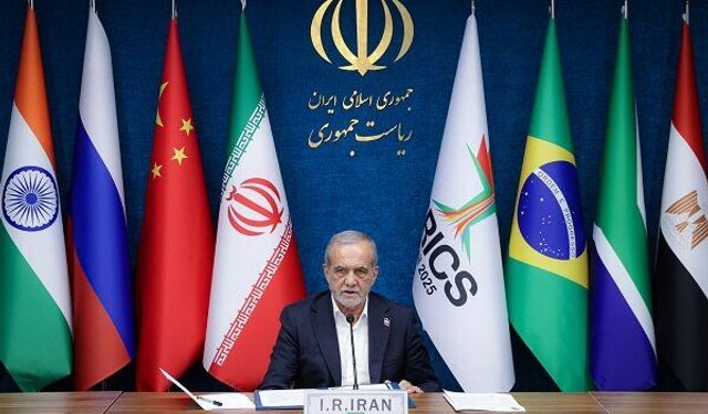 Pezeşkiyan: ABD durursa Hürmüz açılır