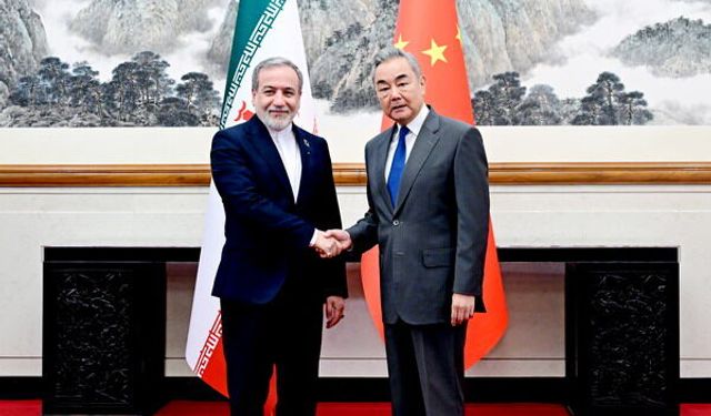Wang Yi, Erakçi ile görüştü: “Diyalog ve müzakereye dönülmeli”