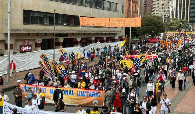 Kolombiya'da Espriella'ya karşı ilk büyük yürüyüş düzenlendi