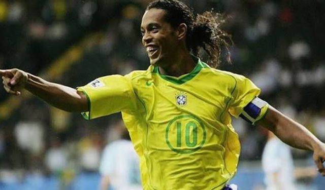 Ronaldinho sahaya dönüyor: Gözü 300. golde