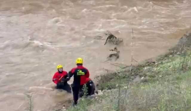Gebze'de sele kapılan araçtaki 1 kişi hayatını kaybetti