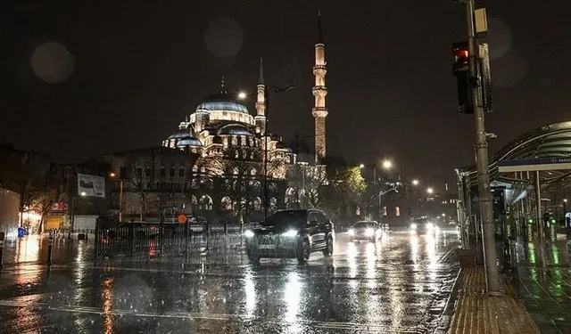 İstanbul'da şiddetli yağış için saat verildi