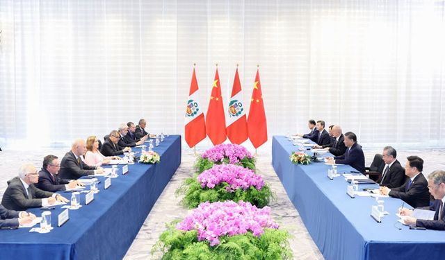 Xi, Perulu mevkidaşıyla görüştü