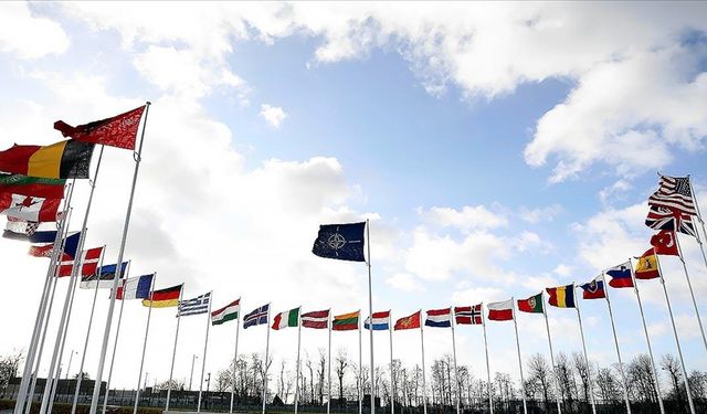 NATO ülkelerinin dışişleri bakanları Brüksel'de bir araya geldi