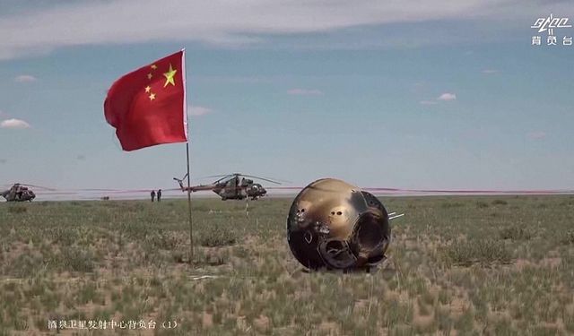 Çin'in Chang'e-6 keşif aracı Ay'ın karanlık yüzünden örneklerle Dünya'ya döndü
