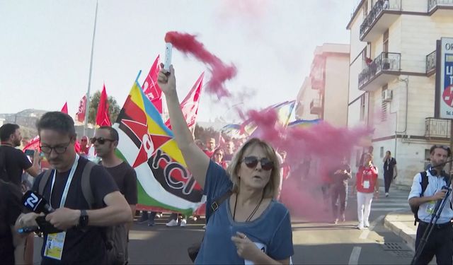 İtalya'da G7 Liderler Zirvesi protesto edildi