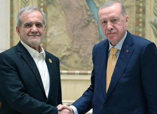 Cumhurbaşkanı Erdoğan, İran Cumhurbaşkanı Pezeşkiyan ile görüştü