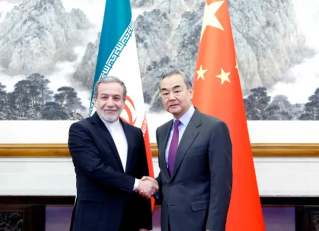 Wang Yi, Erakçi ile görüştü: Barış için fırsat penceresi açıldı