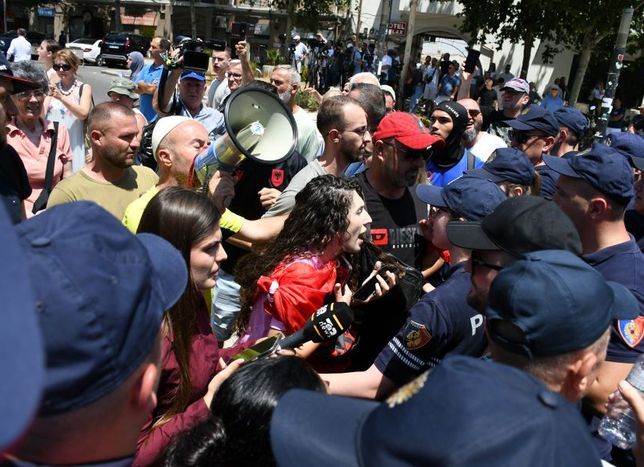 "Arnavutluk satılık değildir": Trump'ın damadının projesine öfke büyüyor