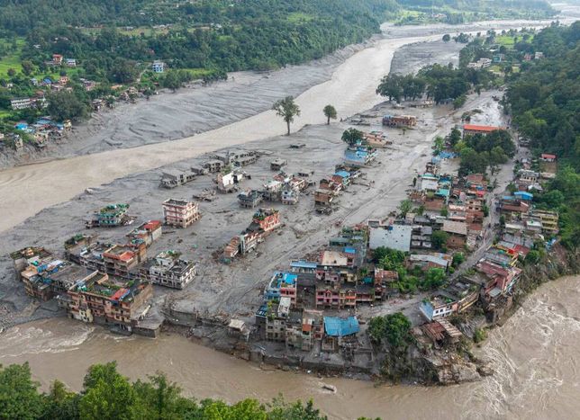 Çin'den Nepal'deki afet bölgesine acil yardım ve kurtarma desteği