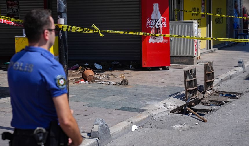 İzmir'de 2 kişinin elektrik akımına kapılıp ölmesine ilişkin görüntüler ortaya çıktı