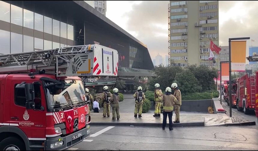 İstanbul Şişli’de AVM’de çıkan yangın söndürüldü