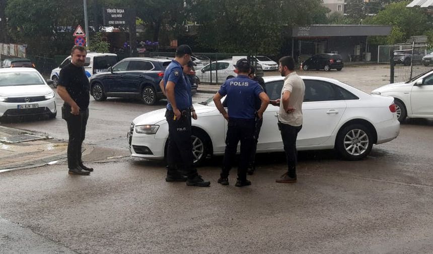 Yeni aldığı tabancayı gösterirken ağabeyini vurdu