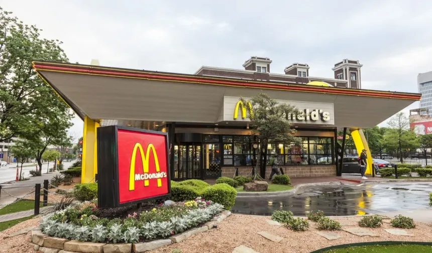 McDonald's'ın küresel satışları üçüncü çeyrekte de geriledi