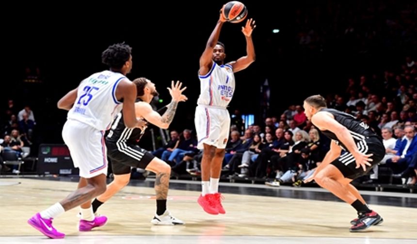 Anadolu Efes, Bologna'yı deplasmanda yıktı