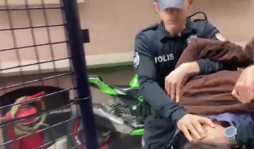 İstiklal Caddesi’nde polise bıçakla saldıran şüpheli adliyeye sevk edildi