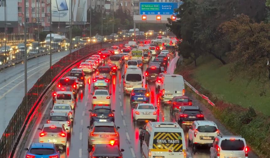 İstanbul'da trafik yoğunluğu yüzde 90'a ulaştı