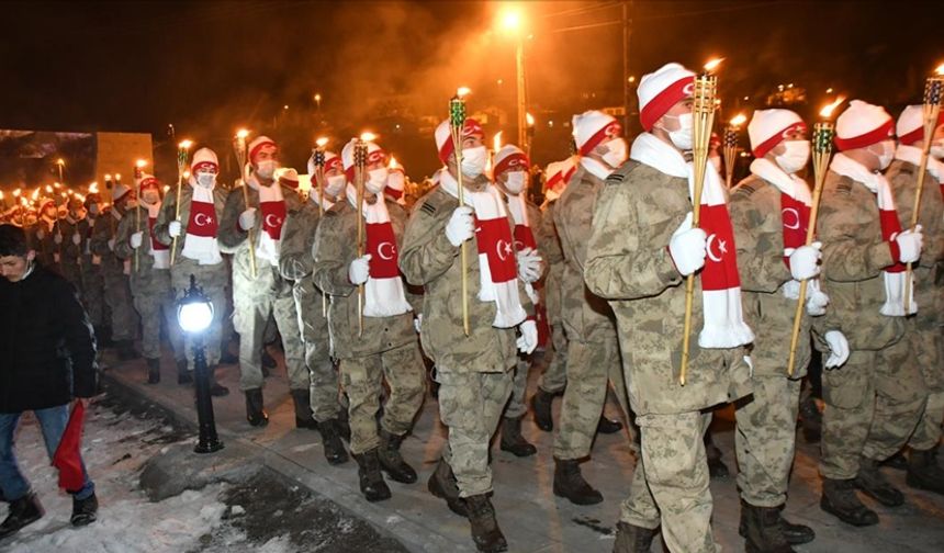 Binlerce kişi Sarıkamış şehitleri için yürüdü