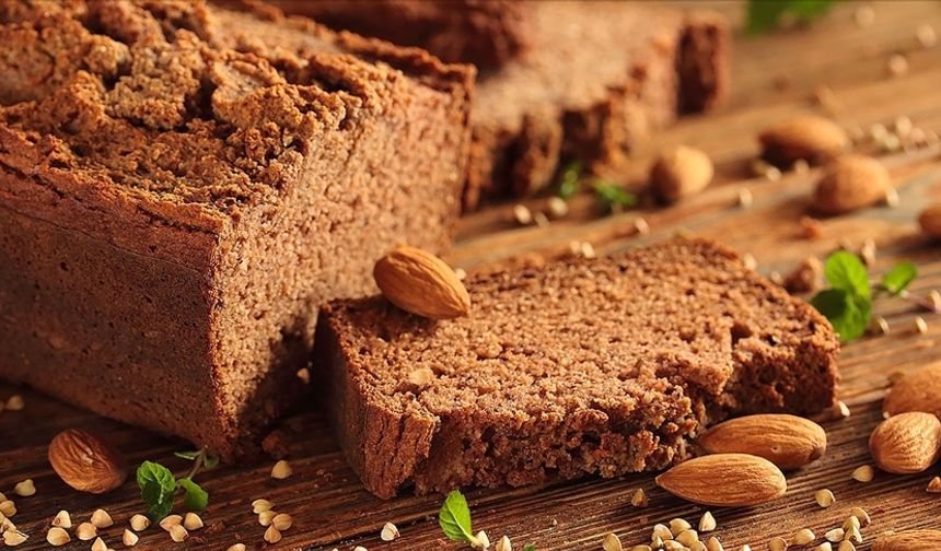 Gluten, buğday, arpa ve çavdar gibi tahıllarda bulunan ve bazı kişilerde sindirim sorunlarına yol açabilen bitkisel bir proteindir. Ekmek, makarna, bulgur, irmik, kek, pasta ve börek gibi hamur işlerinde; ayrıca buğday ve arpa içeren içeceklerde bulunur. Çölyak hastaları, gluten intoleransı ve buğday alerjisi olanların, ürünlerde "Gluten İçermez" ifadesi yer almadıkça bu gıdalardan kaçınması gerekir. 

Peki, glutensiz besinler nelerdir? İşte detaylar...
