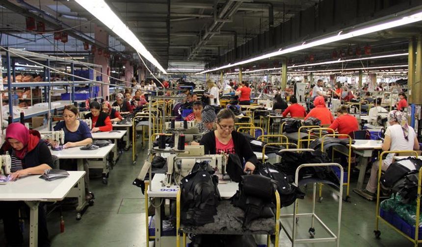 En çok eleman aranan meslekler belli oldu 

Araştırma, Türkiye genelinde en az 1 çalışanı olan işletmeleri kapsıyor. 2024’ün aynı dönemine göre açık iş sayısı yüzde 4,1 arttı. Bu artış, işgücü ihtiyacının devam ettiğini gösterdi.
