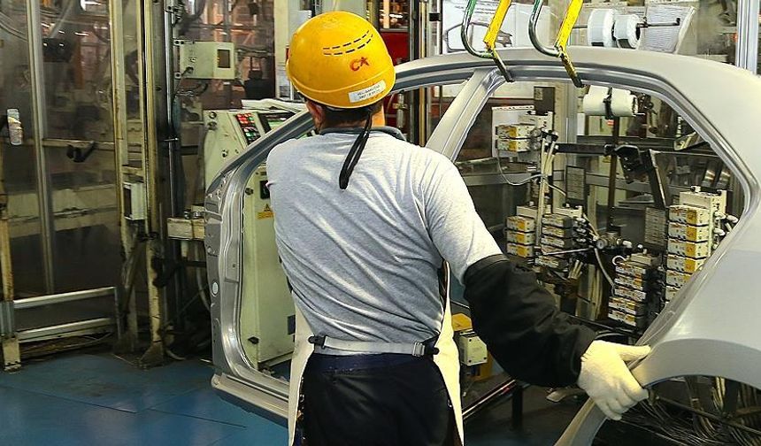 En çok bu mesleklere ihtiyaç duyuluyor

Bakan Vedat Işıkhan, 2025 yılı 1. çeyrek sonuçlarına göre iş dünyasında eleman arayışının hız kesmeden sürdüğünü duyurdu. İŞKUR’un hazırladığı Açık İş İstatistikleri Araştırmasına göre, işletmeler tam 343 bin 770 kişilik açık pozisyon bildirdi.