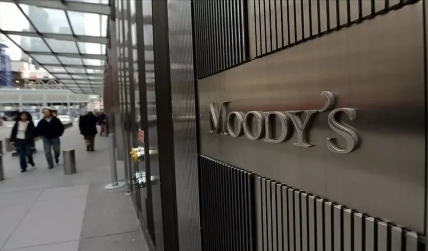 Moody's, ABD'nin kredi notunu düşürdü