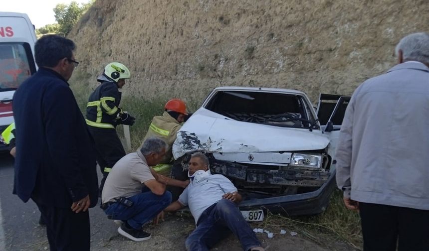 Mardin’de otomobiller çarpıştı: 3'ü çocuk, 8 yaralı