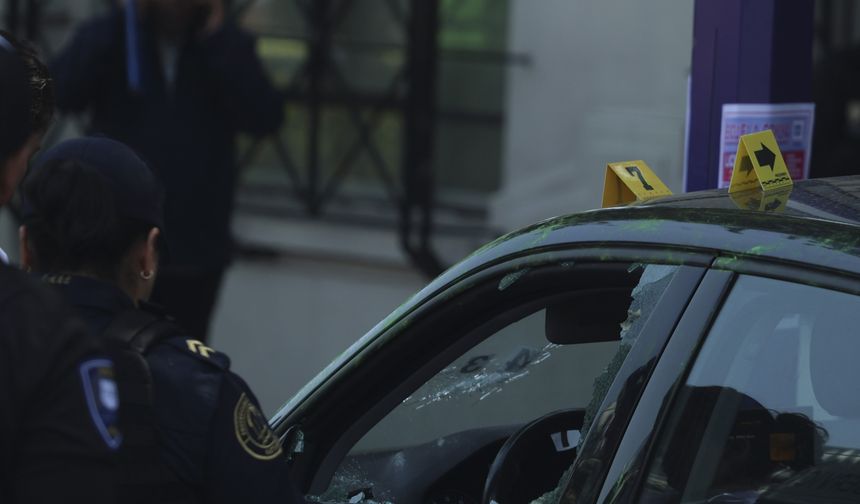 Meksika'da belediye başkanı sekreteri ve danışmanına silahlı saldırı