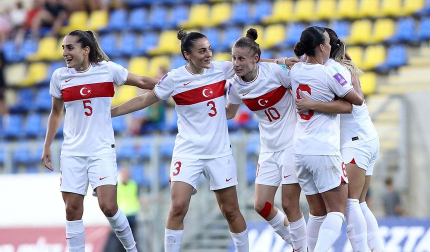Futbolseverler, Türkiye - İrlanda maçını ücretsiz izleyebilecek