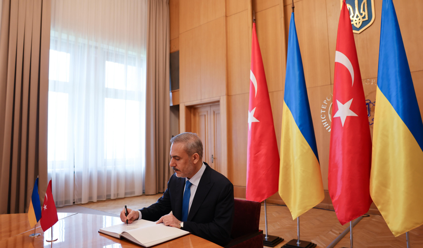 Bakan Fidan Kiev'de: 'Ya göz yumacağız ya da barışa ulaşacağız'