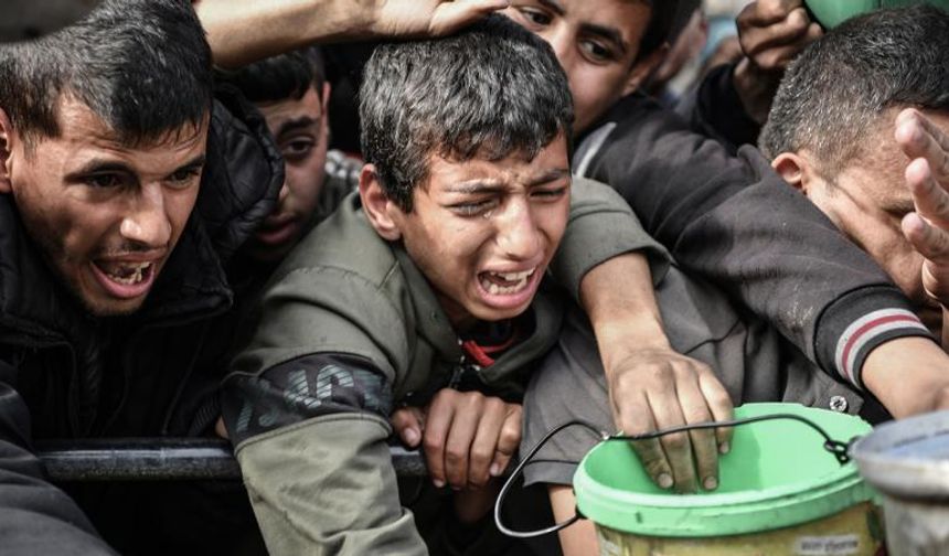 İsrail'in ablukası sonucu Gazze'de 4 yaşındaki bir çocuk açlıktan öldü