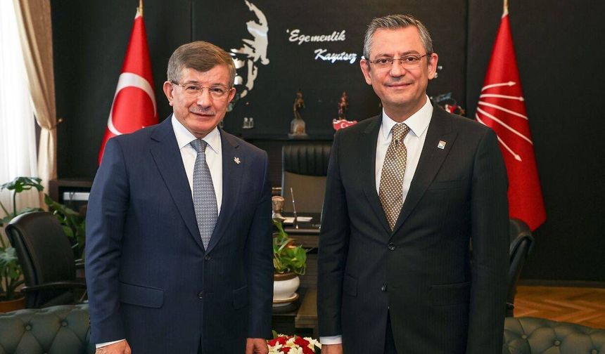 CHP Genel Başkanı Özel, Gelecek Partisi Genel Başkanı Davutoğlu ile görüştü