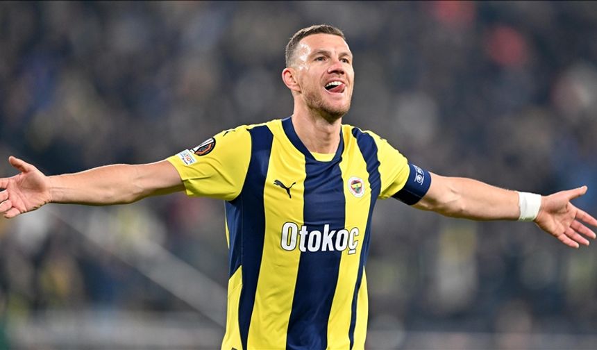 Edin Dzeko, Fenerbahçe'ye veda etti