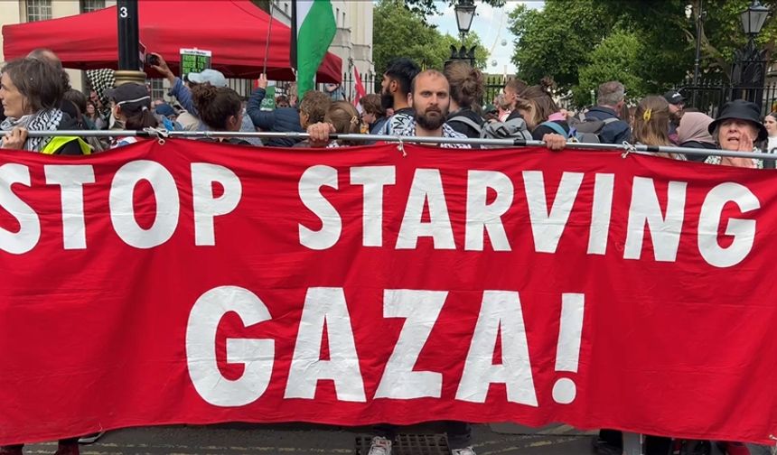 İngiltere’nin İsrail’e silah satışı Londra’da protesto edildi
