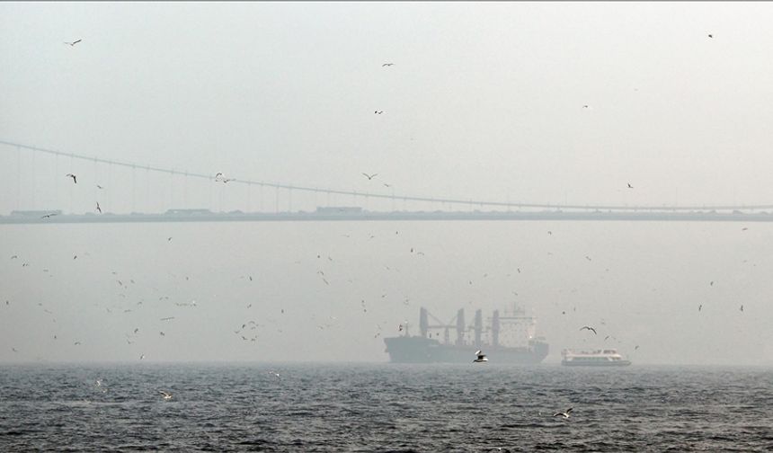 İstanbul Boğazı gemi trafiği çift yönlü askıya alındı