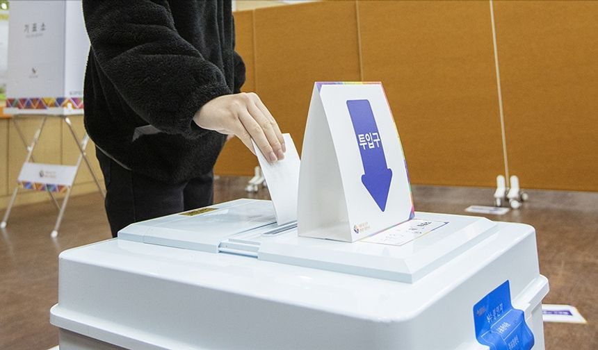 Güney Kore'de erken oy verme süreci başladı