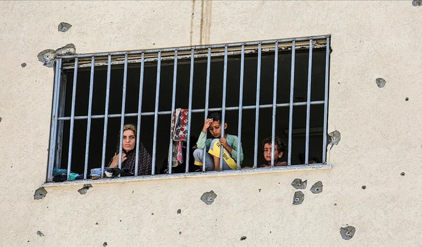 İsrail, Gazze'de alıkoyduğu 10 Filistinliyi serbest bıraktı