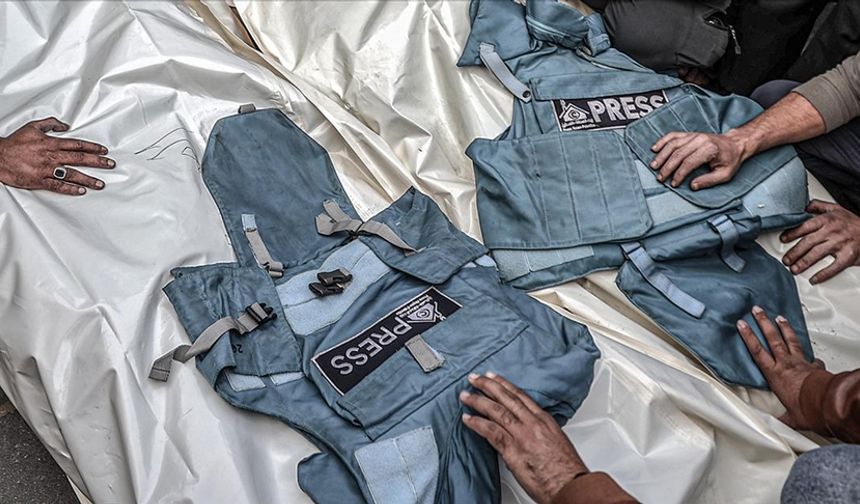 İsrail'in Gazze'ye saldırılarında ölen gazeteci sayısı 221'e yükseldi